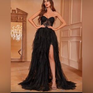 Chic Strapless Black Tulle Gown